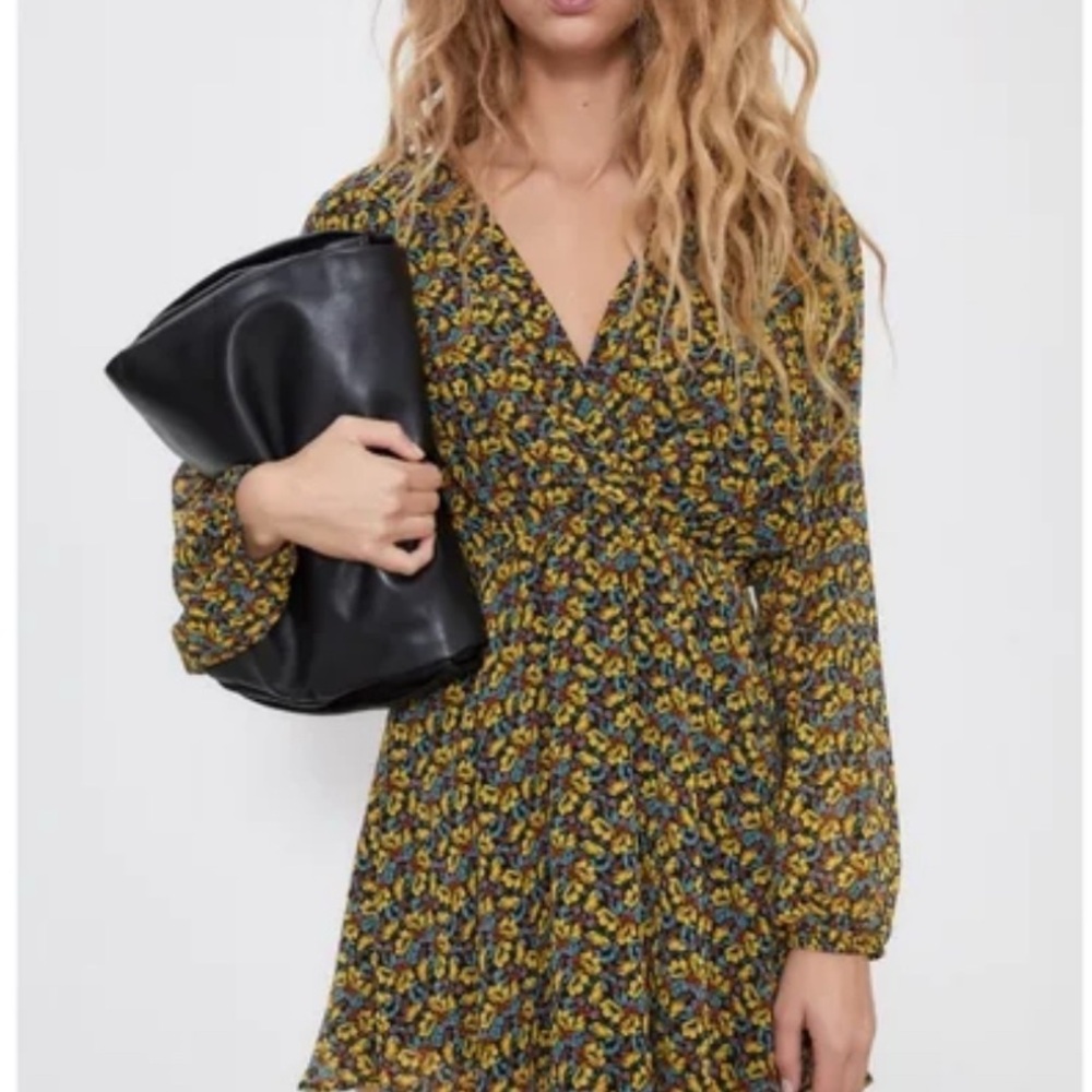 Zara Multicolor Floral Mini Dress With V Neck Size Medium